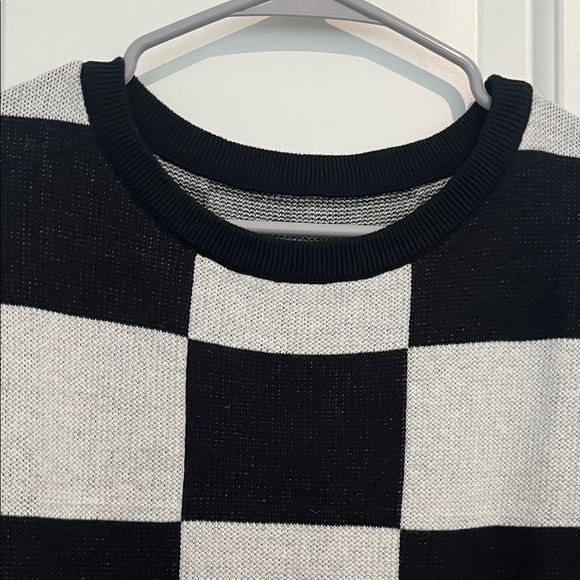 Chic Checkered Crew Neck Sweater - Picture 6 of 6